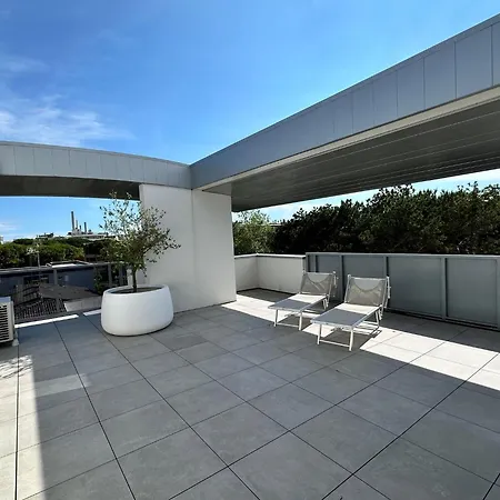 Penthouse With Pool And Solarium *