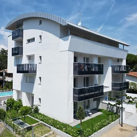 Penthouse With Pool And Solarium *