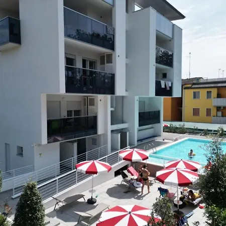 Penthouse With Pool And Solarium Bibione
