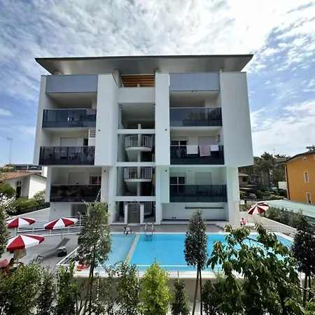 Penthouse With Pool And Solarium Apartment Bibione
